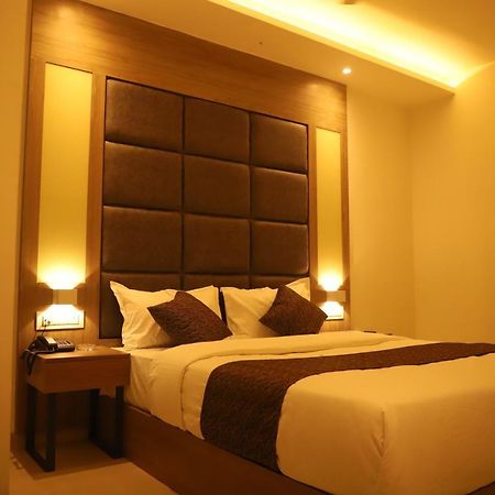 Hotel Sai Pritam Mumbai Kültér fotó
