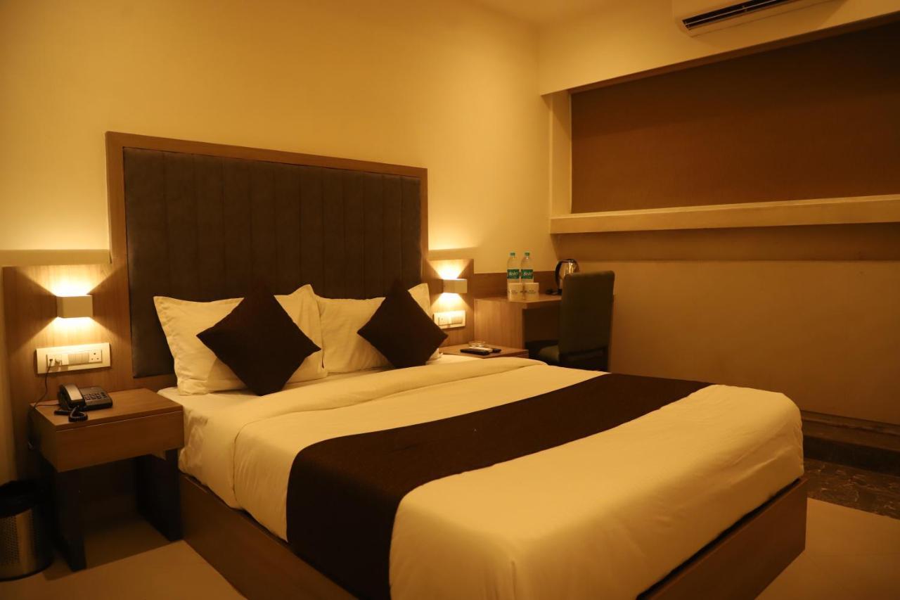 Hotel Sai Pritam Mumbai Kültér fotó