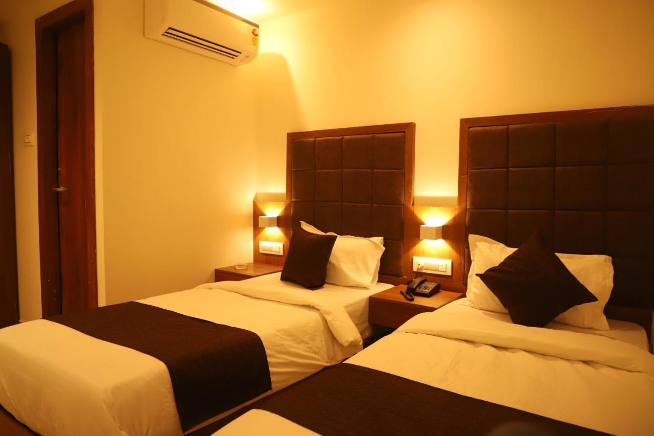 Hotel Sai Pritam Mumbai Kültér fotó