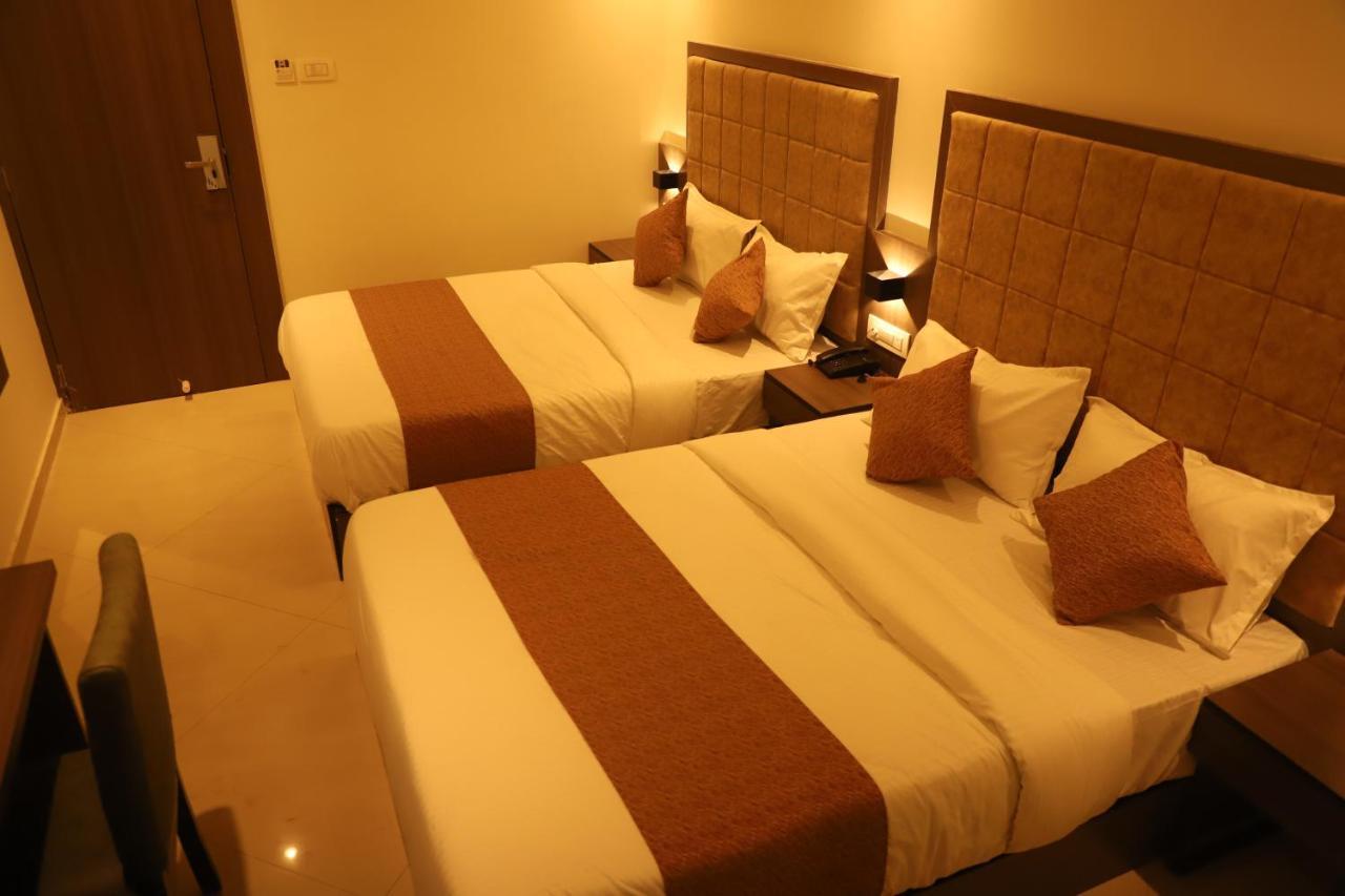 Hotel Sai Pritam Mumbai Kültér fotó