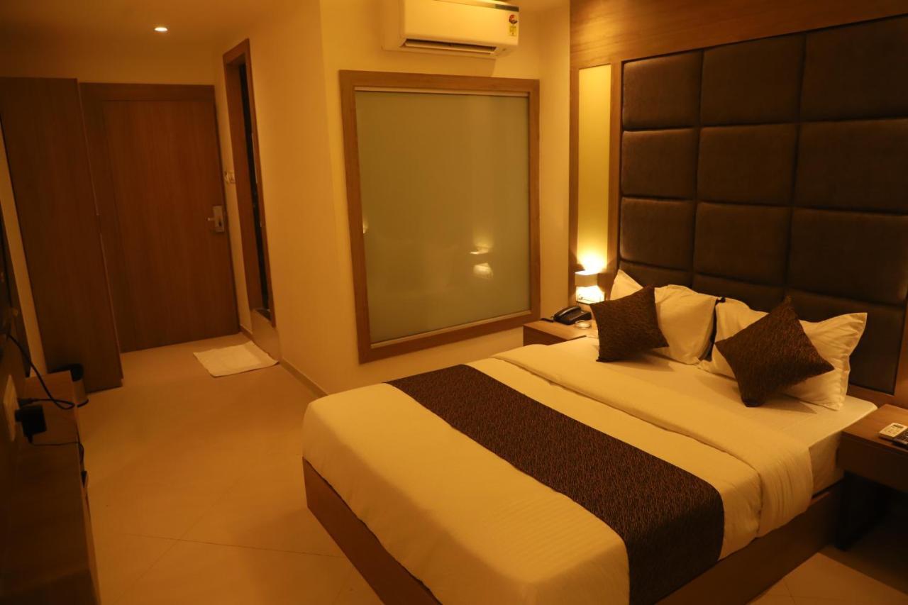 Hotel Sai Pritam Mumbai Kültér fotó