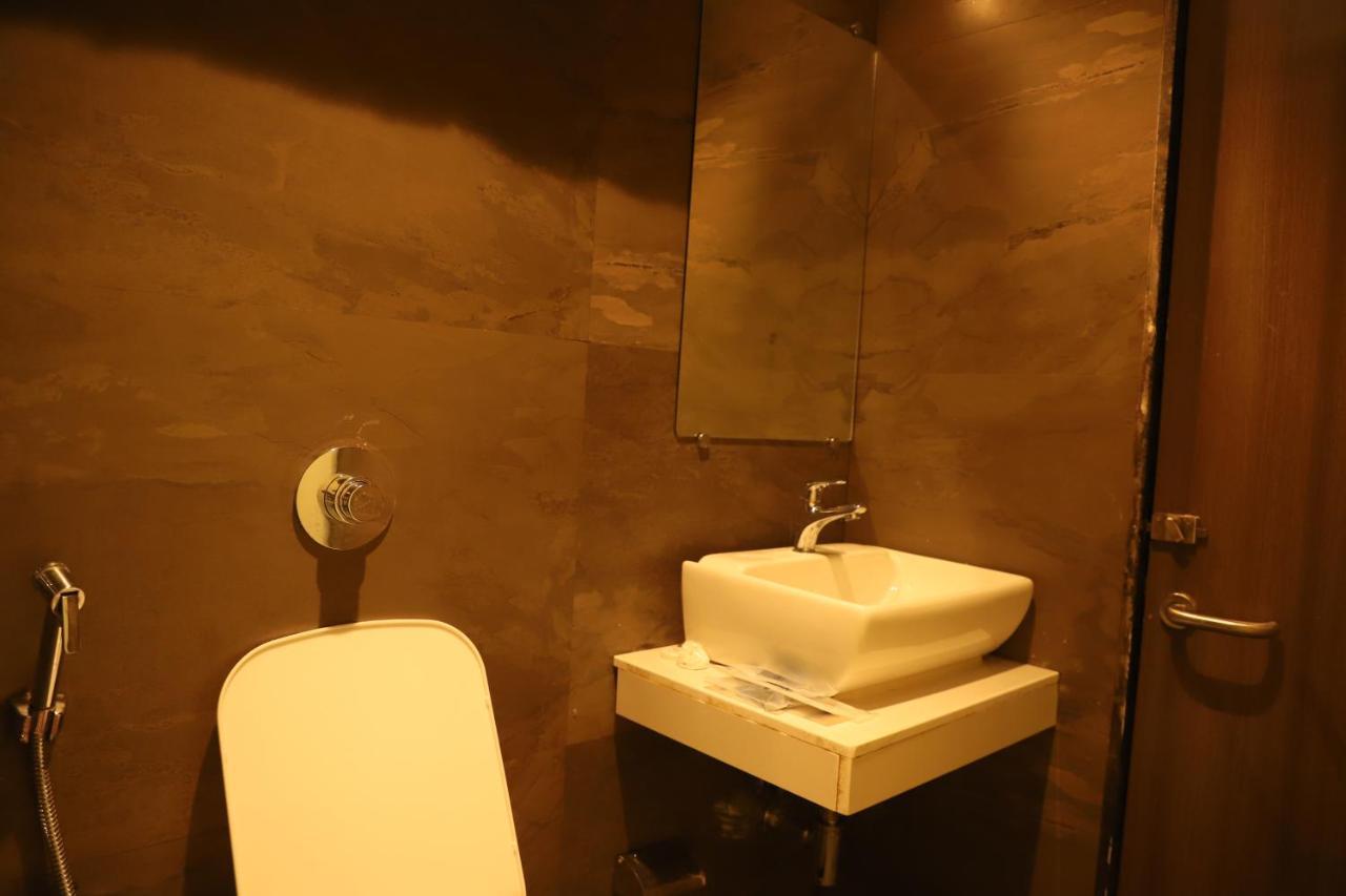 Hotel Sai Pritam Mumbai Kültér fotó