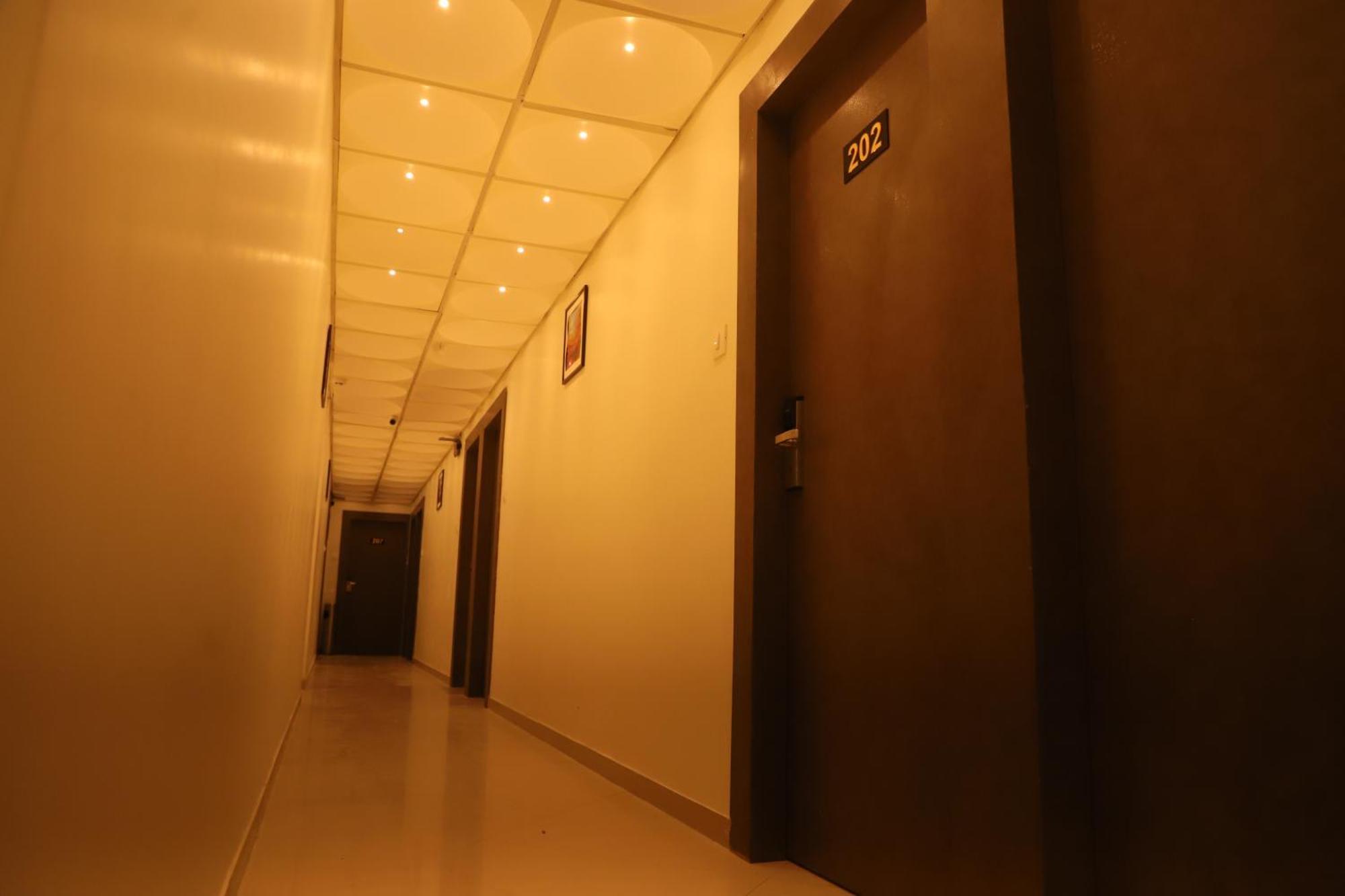 Hotel Sai Pritam Mumbai Kültér fotó