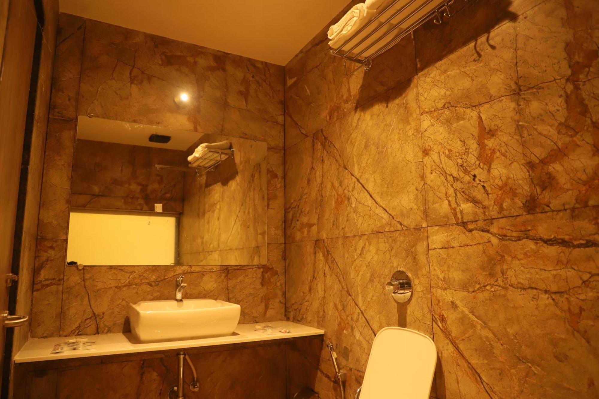 Hotel Sai Pritam Mumbai Kültér fotó