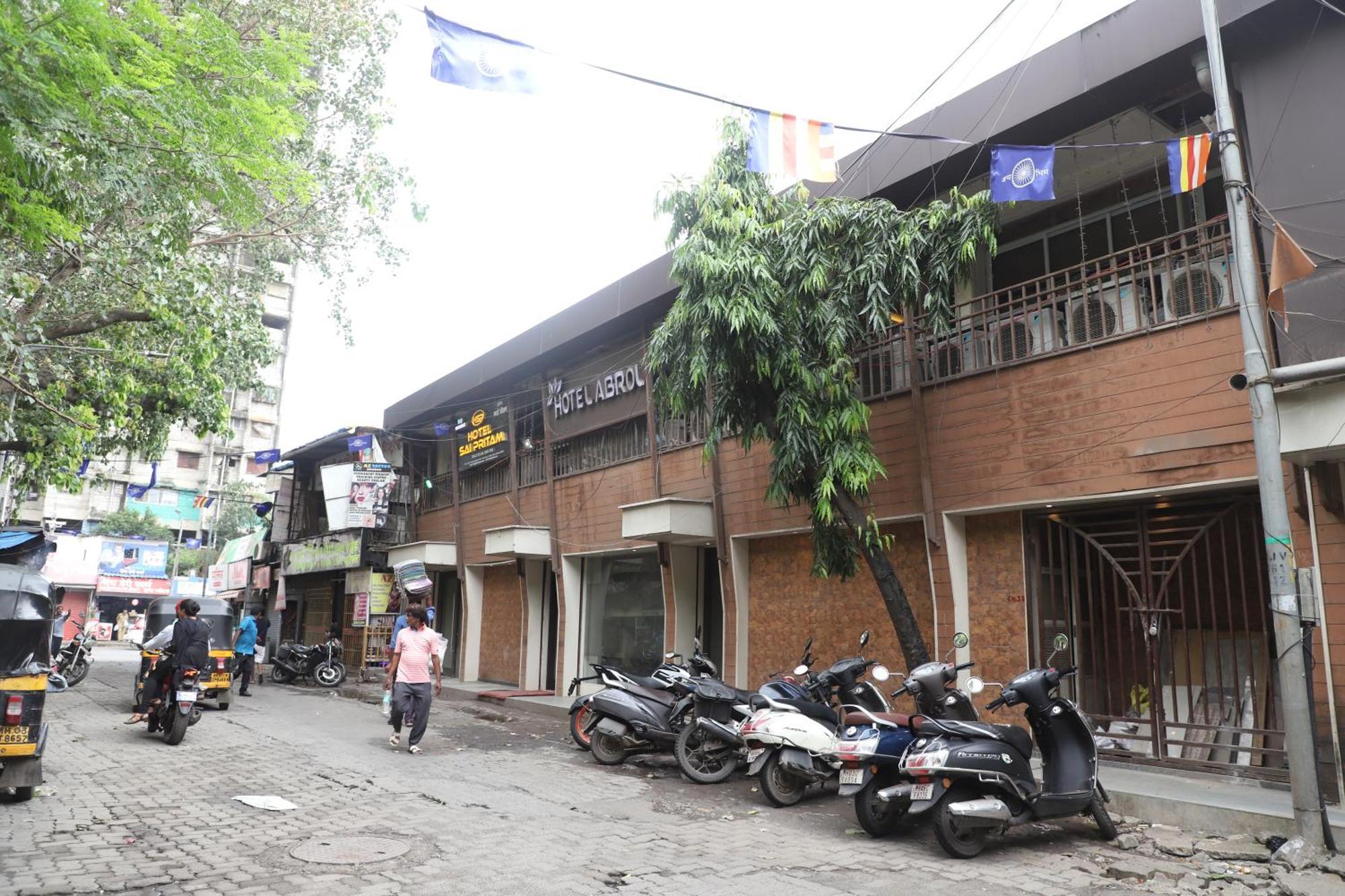 Hotel Sai Pritam Mumbai Kültér fotó